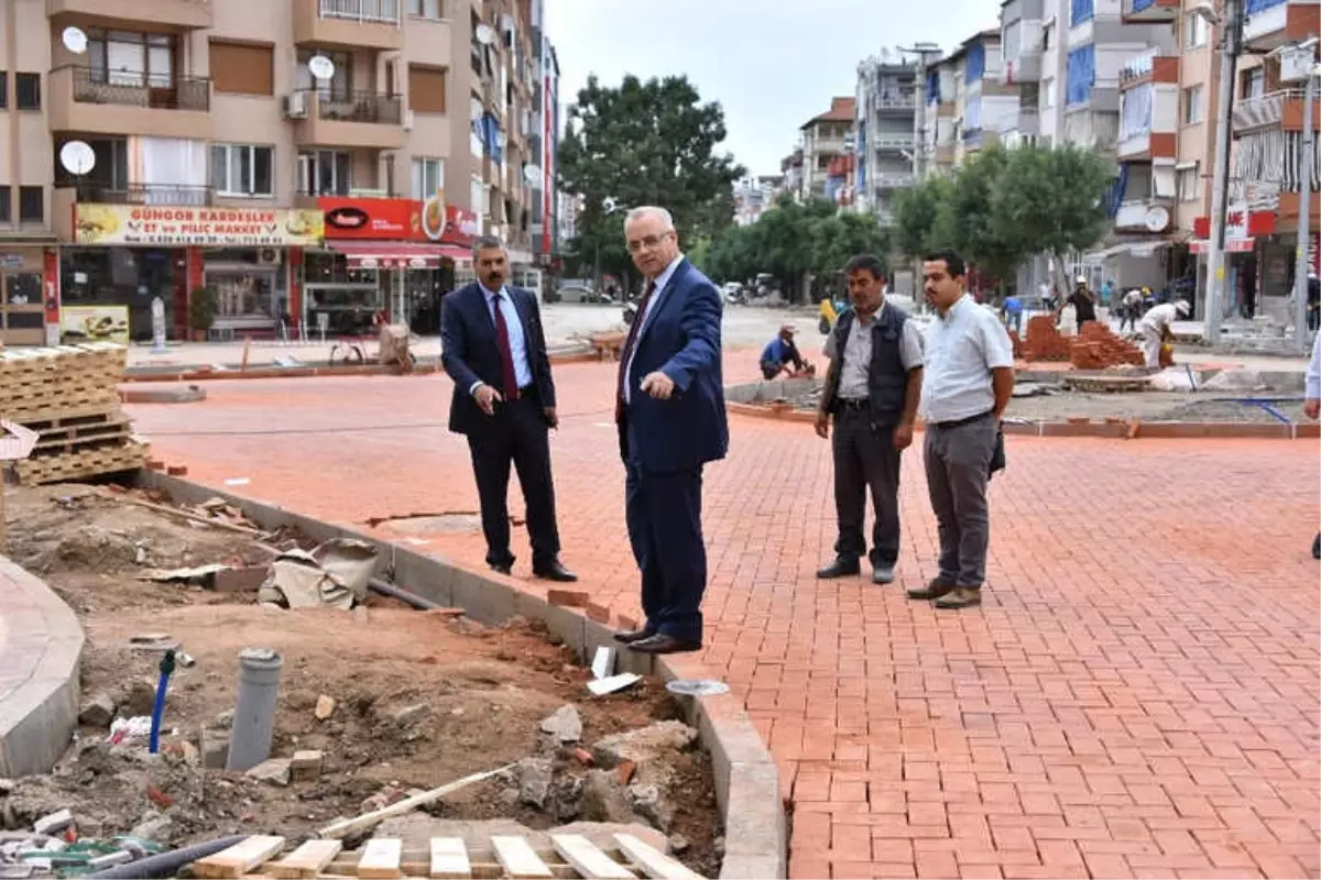 Atatürk Caddesi Modern Görünüme Kavuşuyor