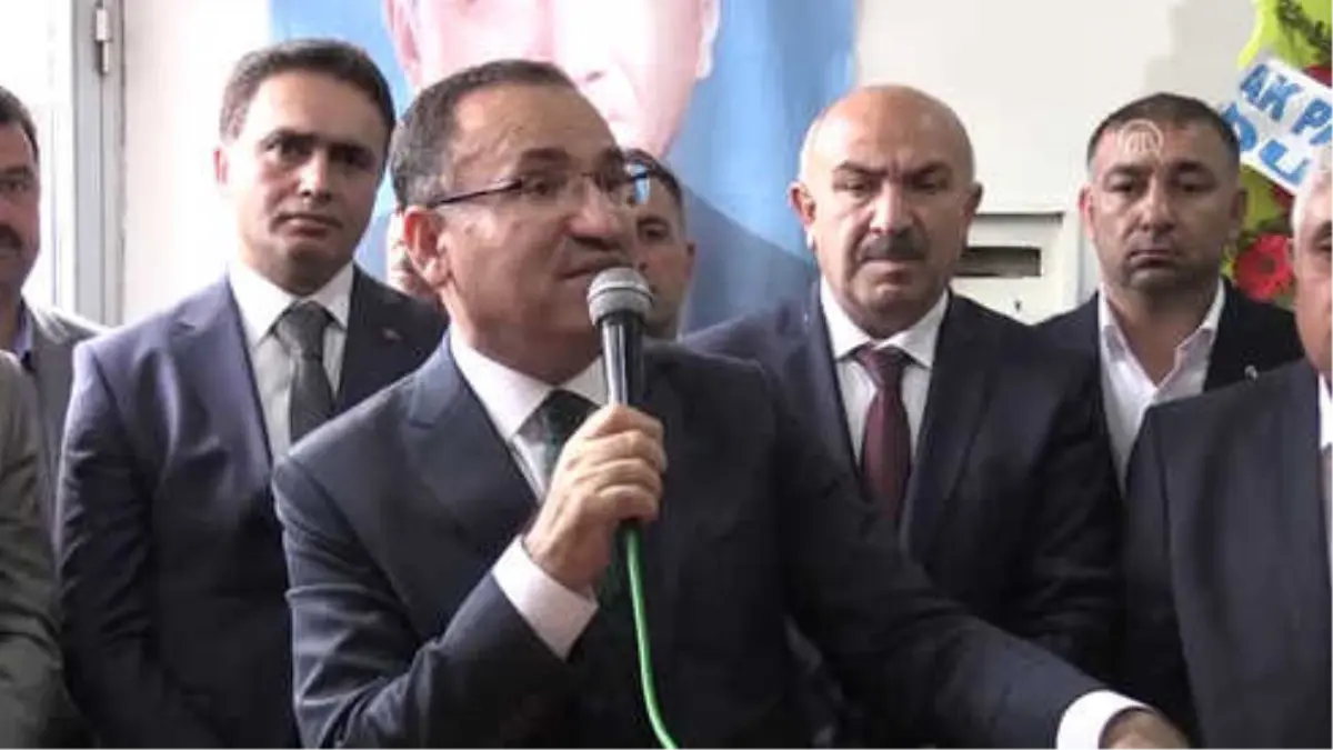 Bozdağ: "Tayyip Beyin Dayısı Aziz Türk Milleti\'dir. Dayısı Türk Milleti Olanı Kimse Yenemez"
