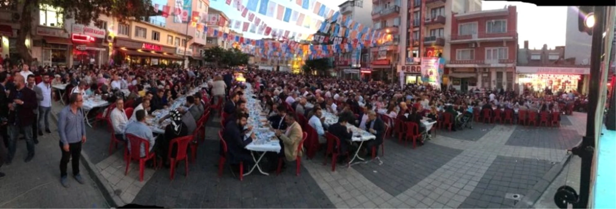 Bülent Turan, Orucunu Hemşehrileriyle Birlikte Açtı