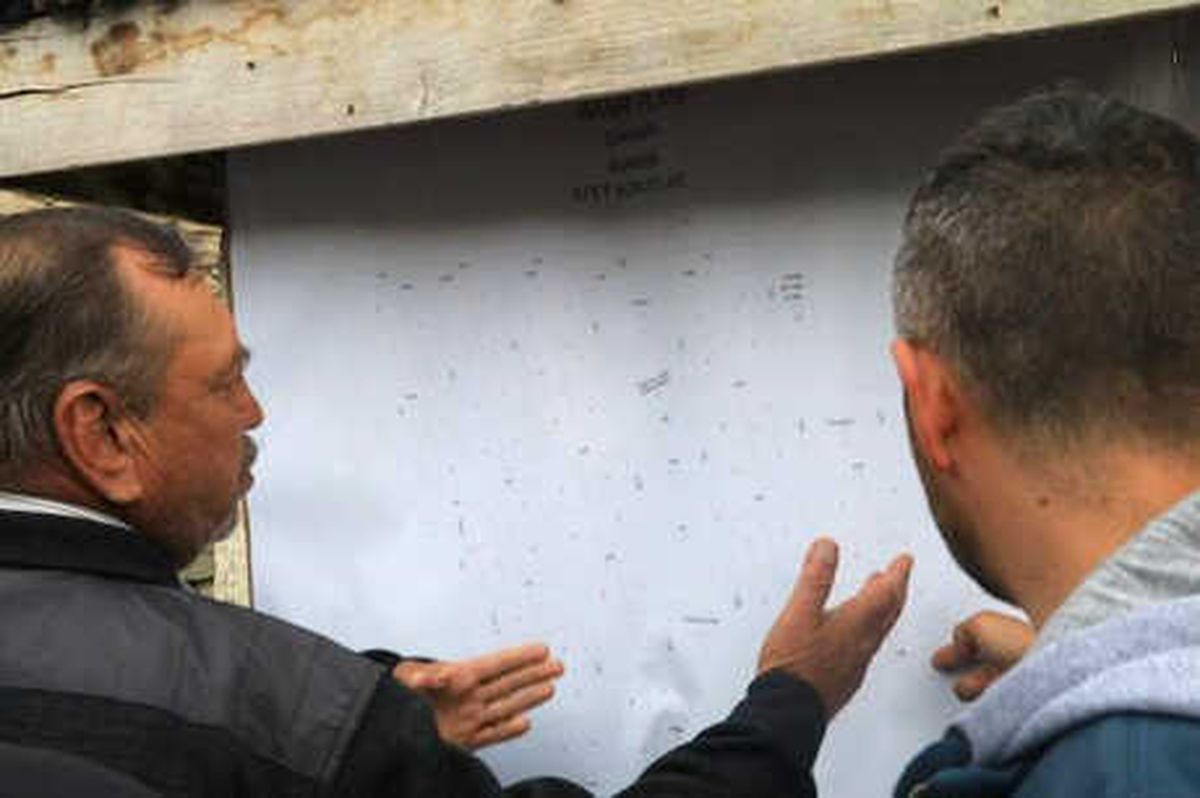 Çankırı\'da 15 Metre Derinliğinde Obruk Oluşan Köy Taşınıyor