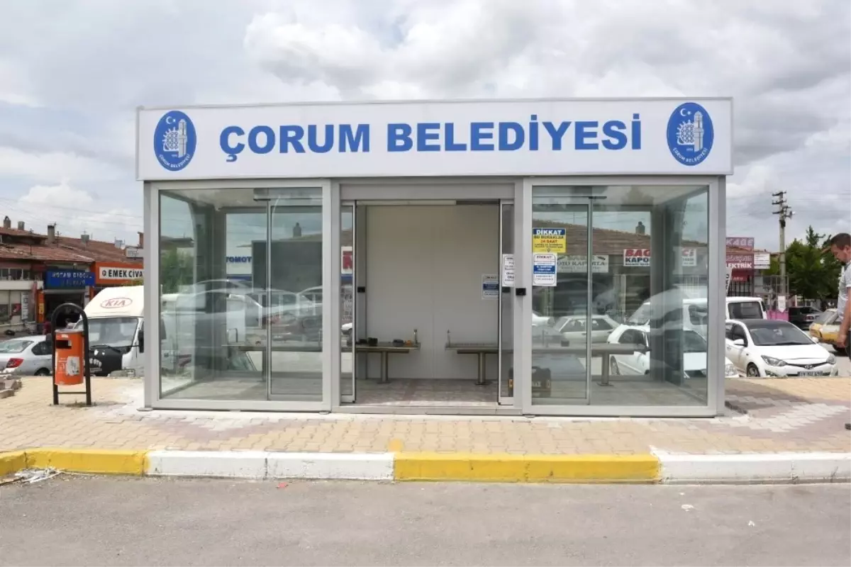 Çorum\'da Otobüs Bekleyen Yolculara Klimalı Durak