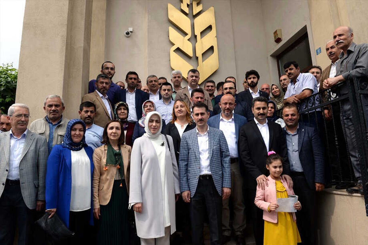 Cumhurbaşkanı Erdoğan\'ın Seçim Kampanyasına Bağış