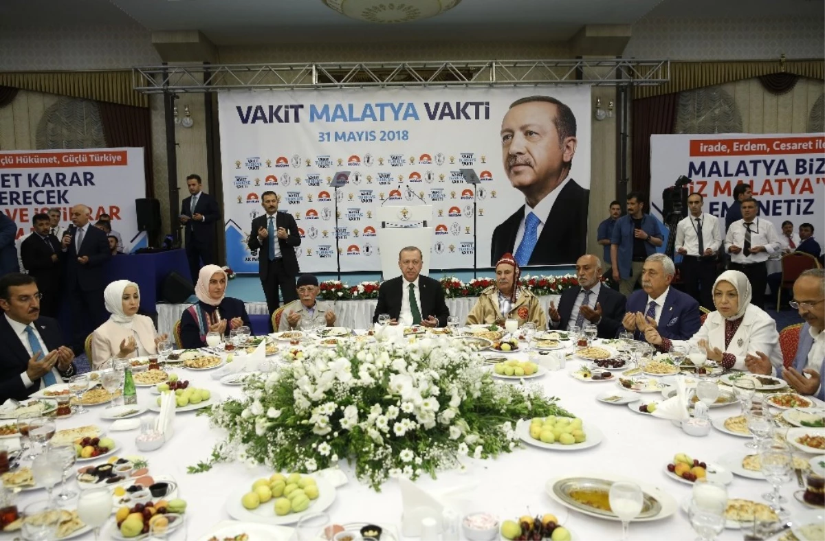Cumhurbaşkanı Erdoğan, Malatya\'da İftara Katıldı