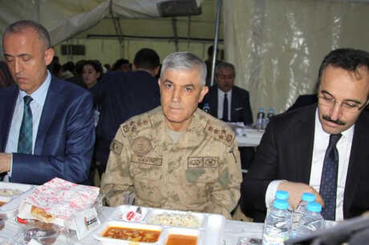 Jandarma Genel Komutanı Orgeneral Çetin Çankırı\'da İftar Yaptı