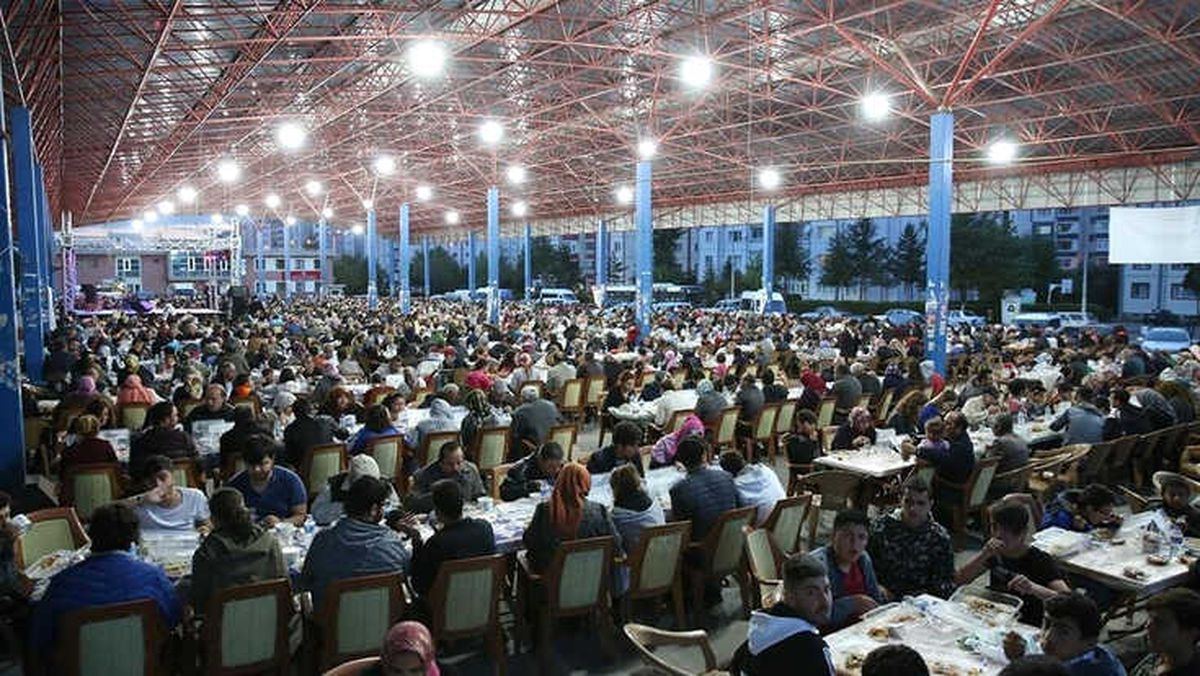 Mahallemde İftar Var\' Programı ile 3 Bin Kişi İldem\'de Buluştu