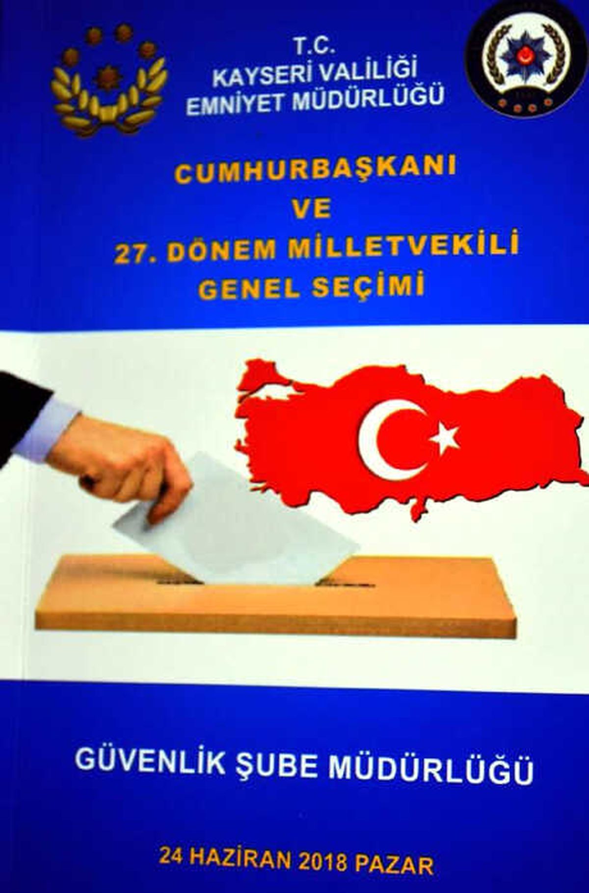 Polislere Seçim Kitapçığı Dağıtıldı