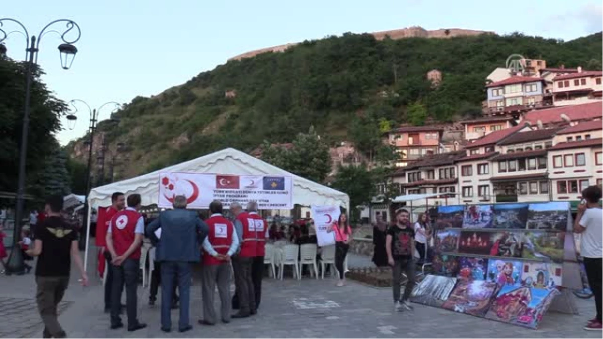 Türk Kızılayından Arnavutluk, Kosova ve Makedonya\'daki Yetimlere İftar