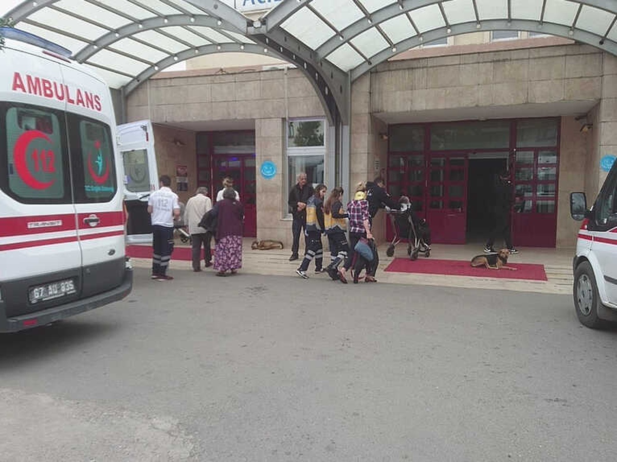 Yolcu Midibüsü İstinat Duvarına Çarptı: 7 Yaralı
