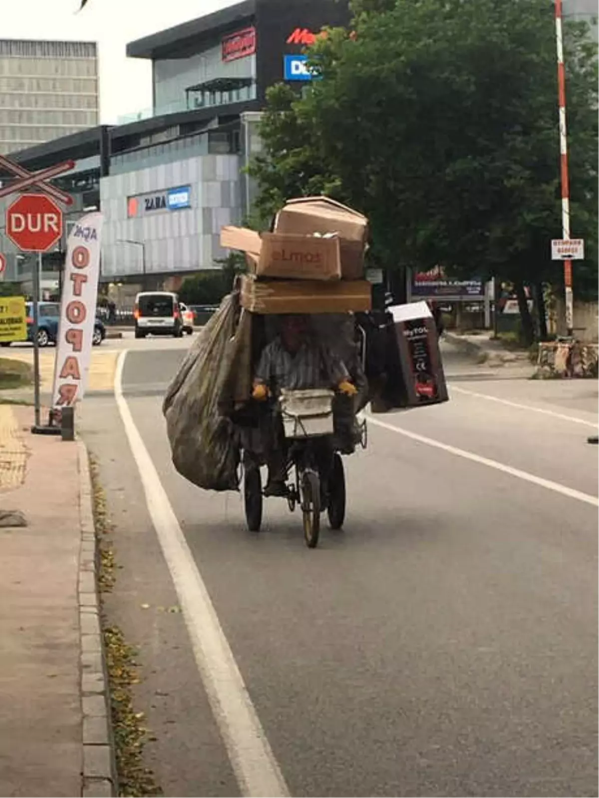 3 Teker Üzerinde Ağır Yük