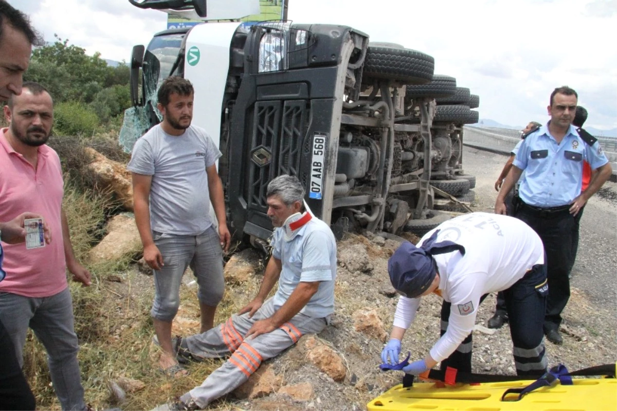 Antalya\'da Beton Mikseri Kazası: 1 Yaralı