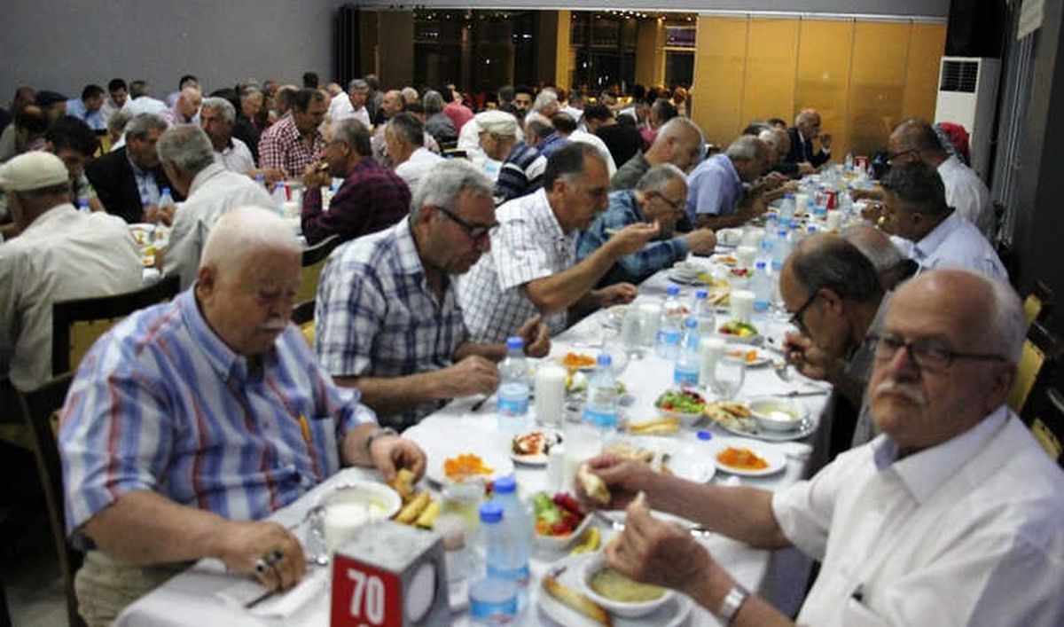 Aydınlı Çiftçiler İftar Sofrasında Bir Araya Geldi