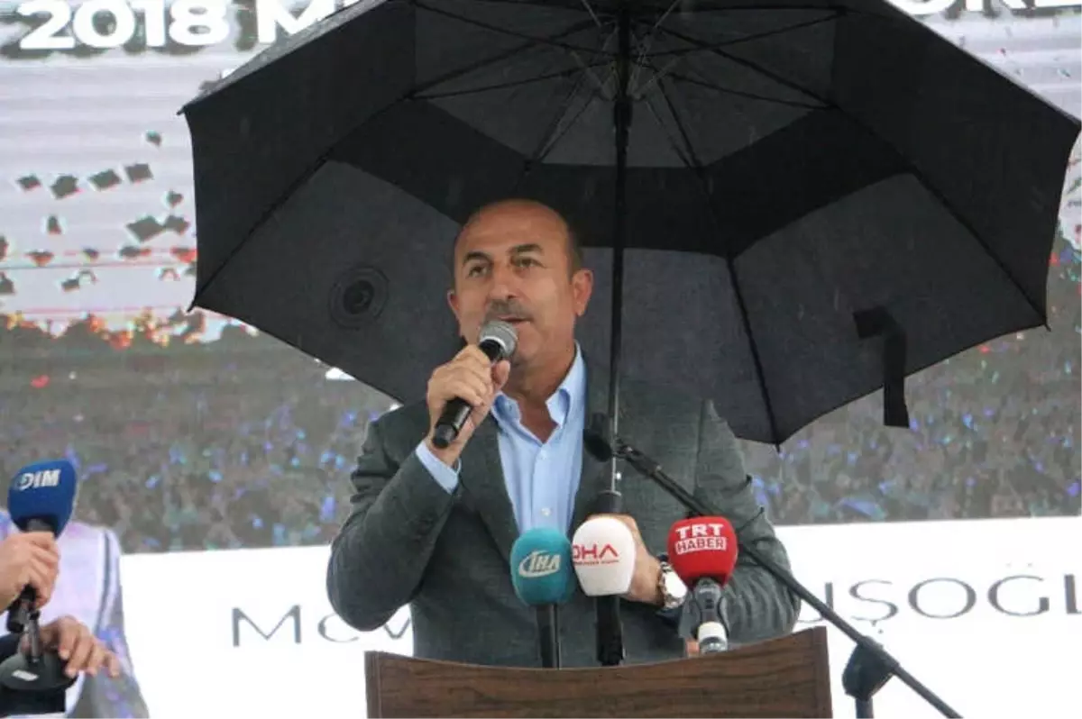 Bakan Çavuşoğlu Memleketi Alanya\'da Mezuniyet Törenine Katıldı