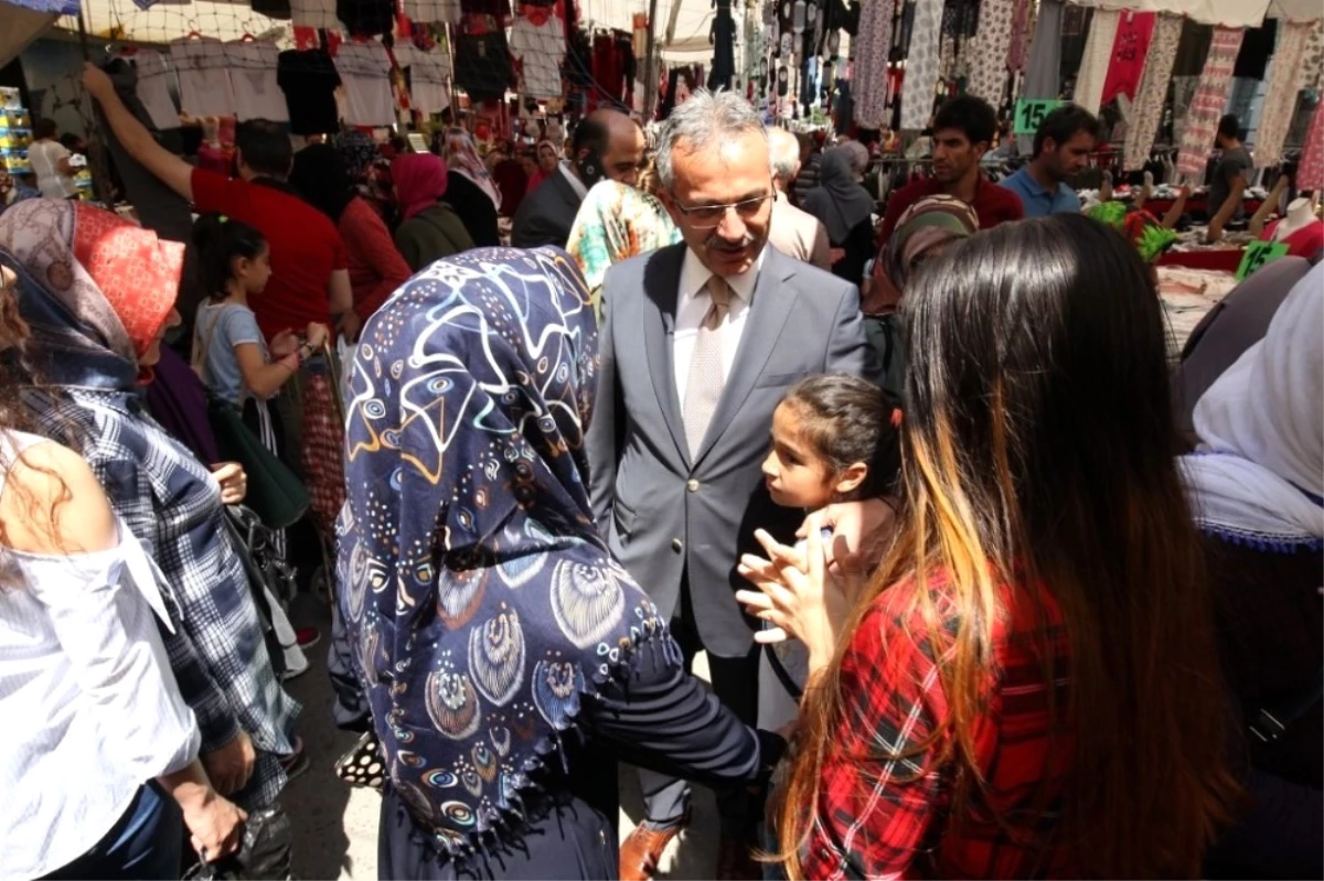 Başkan Köşker, Semt Pazarında Vatandaşlarla Buluştu