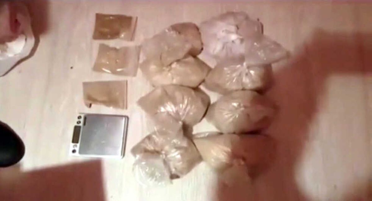 Baza\'da Beş Kilo Eroin