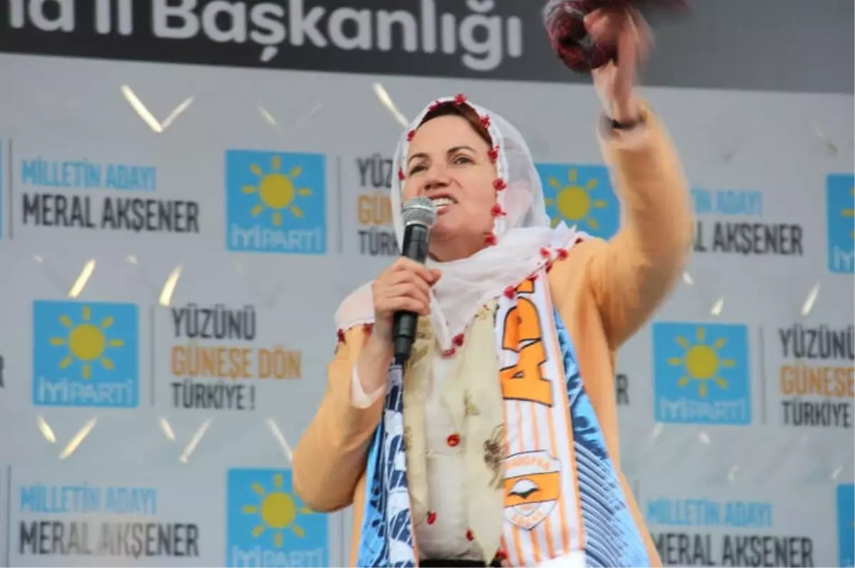 Meral Akşener, Adana\'da Halka Hitap Etti