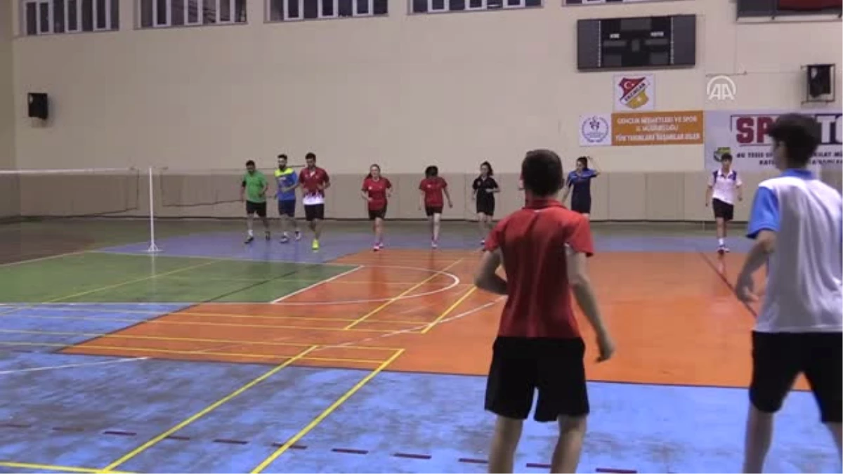 Milli Badmintoncular Erzincan\'da Kampa Girdi
