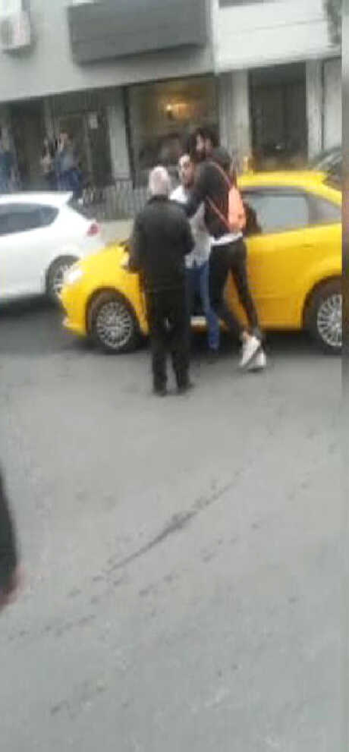 Polise Küfür Ederek Kaçan Taksiciye Adli İşlem Başlatılarak Para Cezası Kesildi