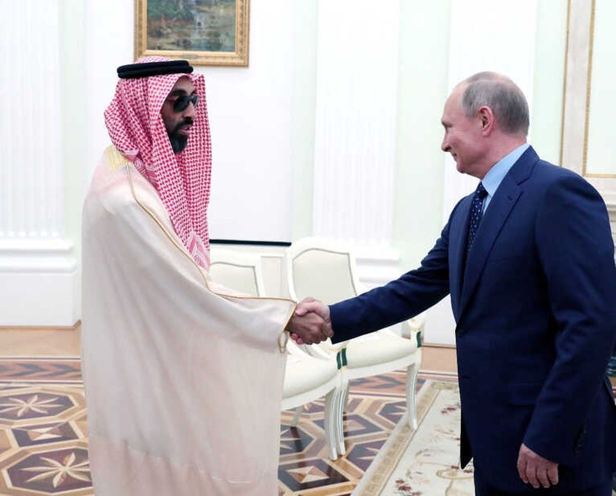 Putin ve Abu Dabi Prensi Görüştü