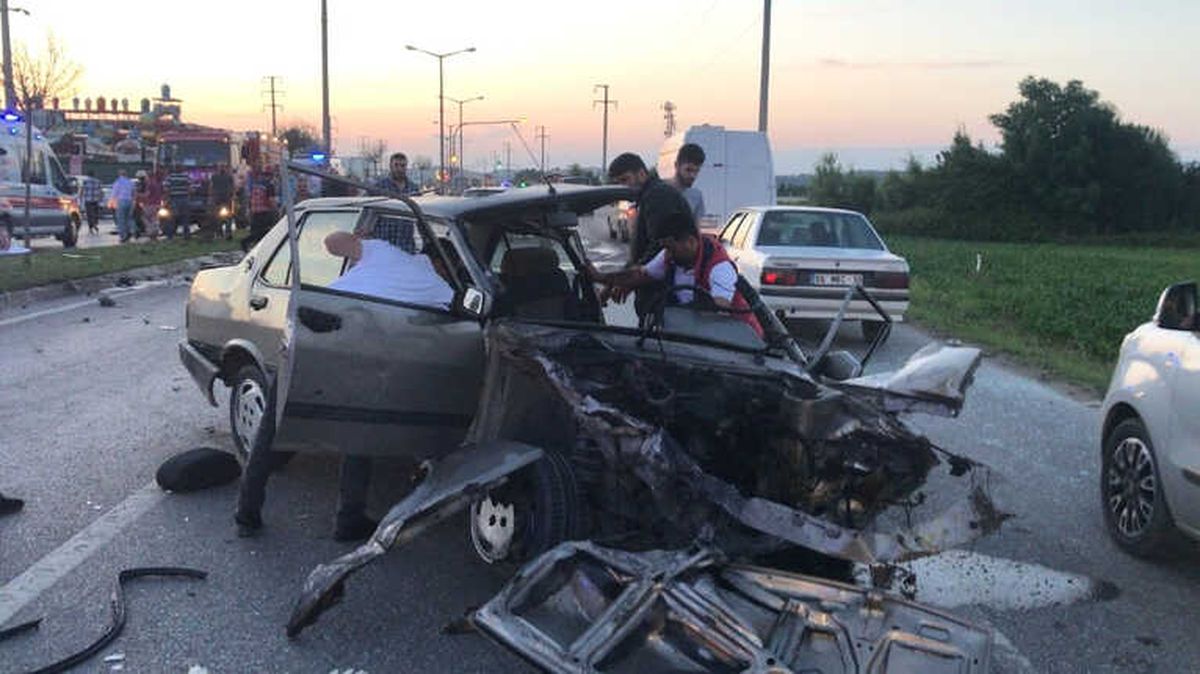 Sakarya\'da İftar Saatinde Can Pazarı: 6 Yaralı