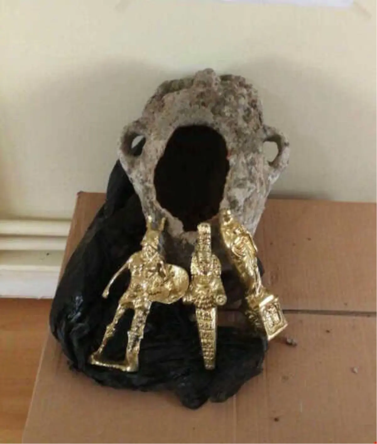 Susurluk\'ta Tarihi Eser Dolandırıcıları Yakalandı