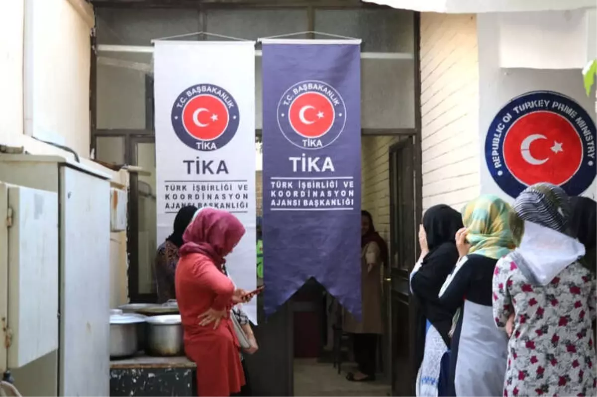 Tika\'dan Belh Üniversitesi Öğrencilerine İftar