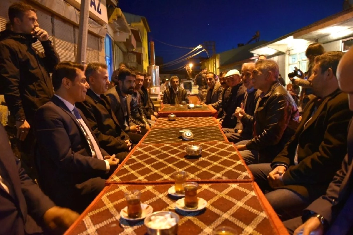 Vali Elban Diyadin\'de Vatandaşlarla İftar Yaptı