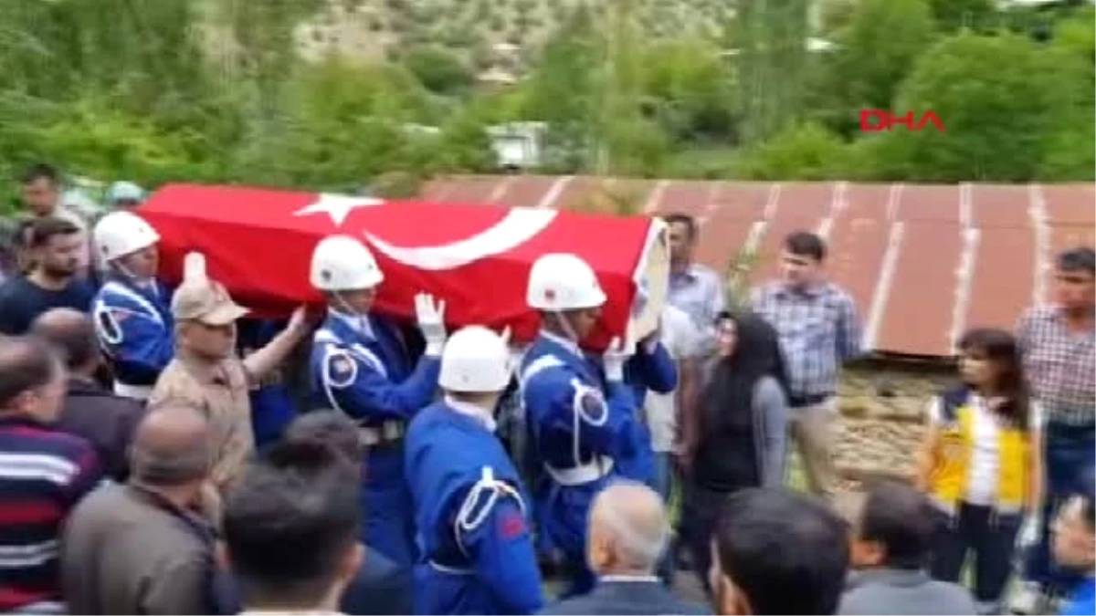 Adana Kazada Yaşamını Yitiren Uzman Çavuş, Toprağa Verildi