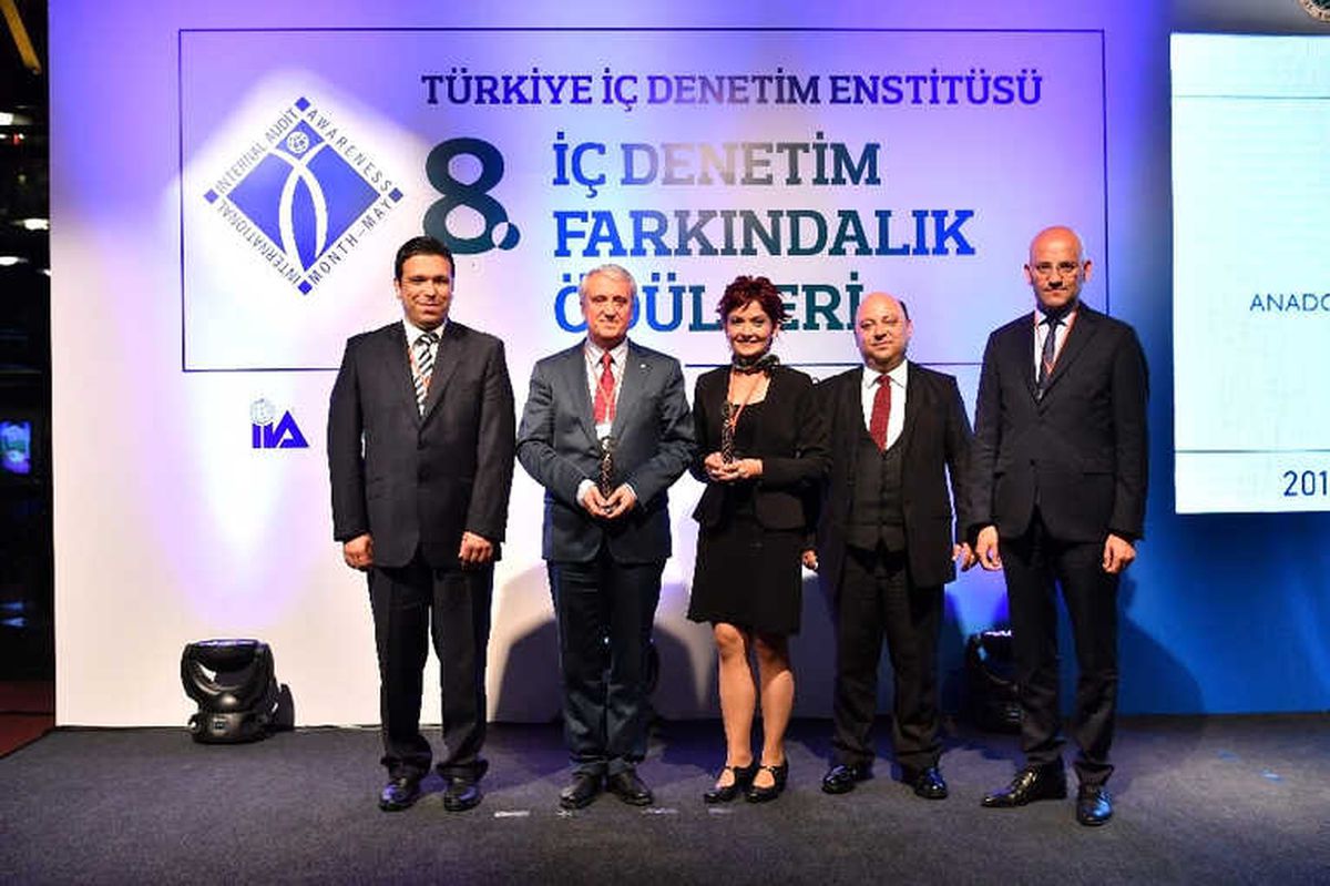 Anadolu Üniversitesine 3 Ödül Birden