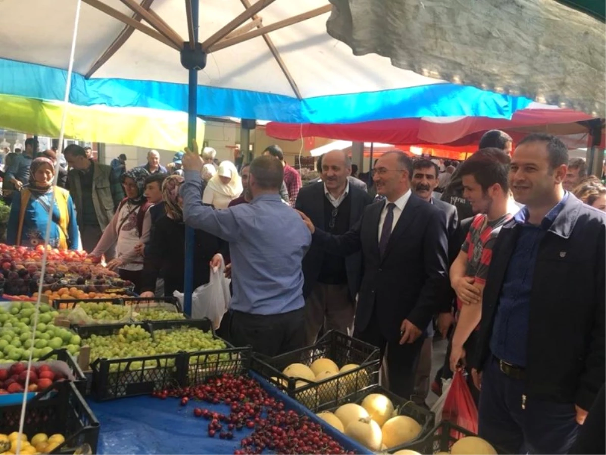Başkan Köksoy, Belediye Meclis Üyeleriyle Birlikte Kapalı Halk Pazarını Gezdi