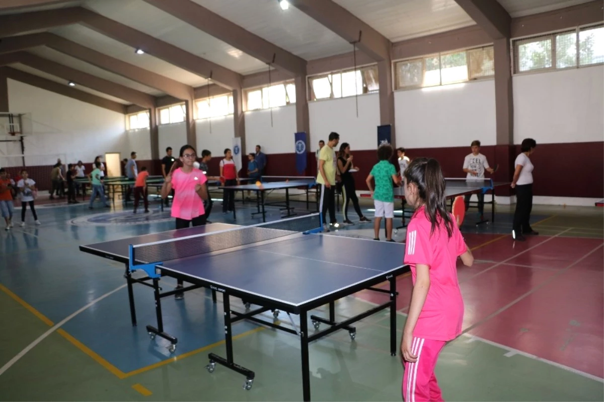 Büyükşehir Kültür Merkezleri\'nde Masa Tenisi Turnuvası Heyecanı