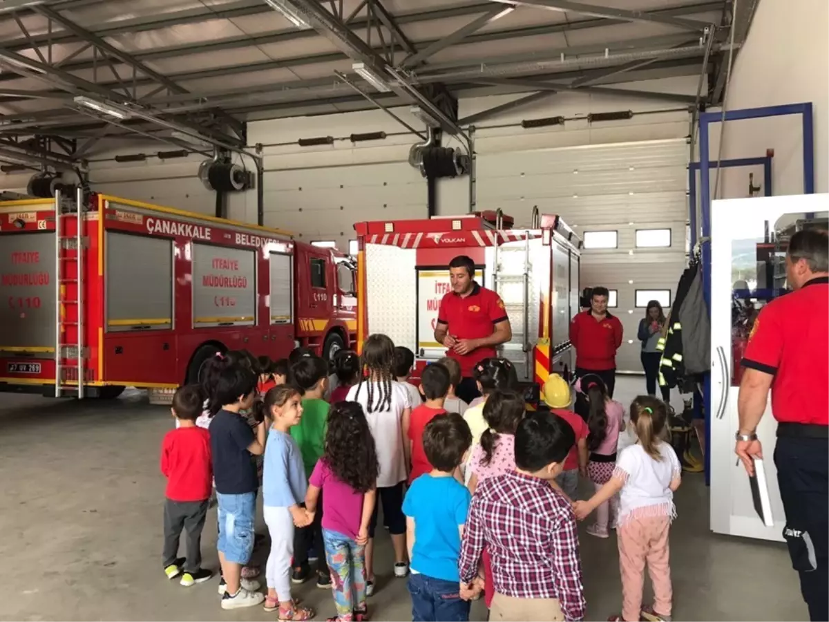 Çanakkale İtfaiyesi Minikleri Ağırladı