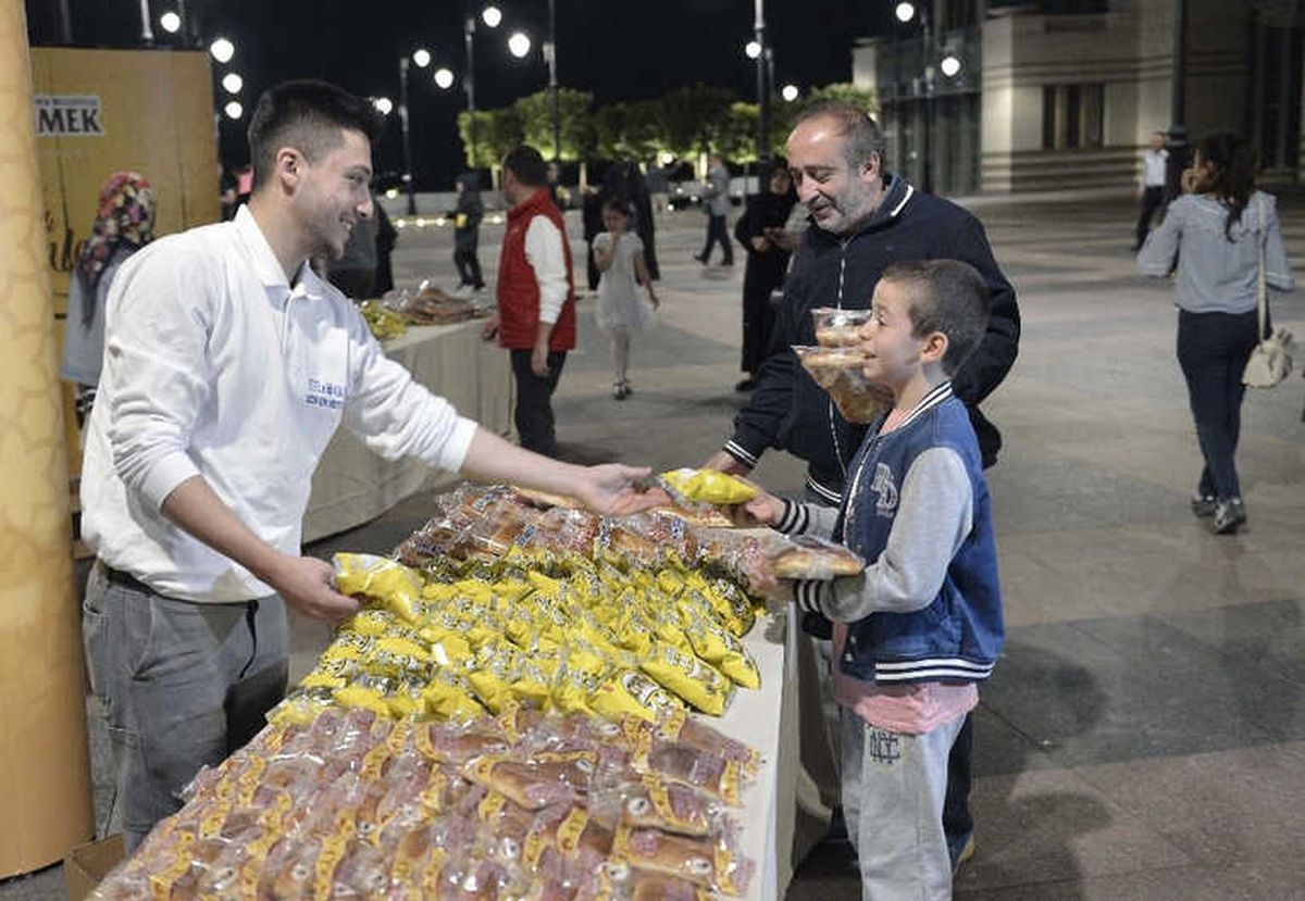 Halk Ekmek\'ten Teravih İkramı