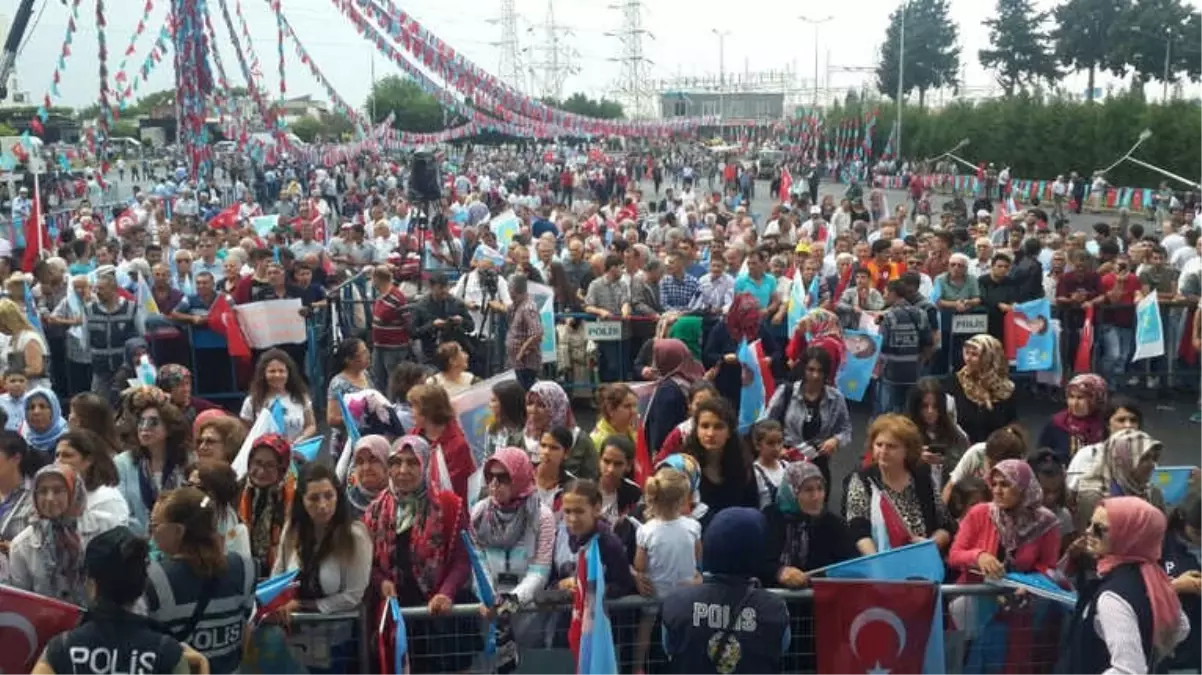 İyi Parti Genel Başkanı Meral Akşener\'in Osmaniye Mitinginde Alan Boş Kaldı