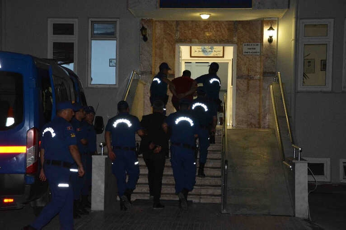 Jandarmanın Kuşadası\'na Kadar İzini Sürdüğü Cinayet Şüphelisi Ortaca\'ya Getirildi