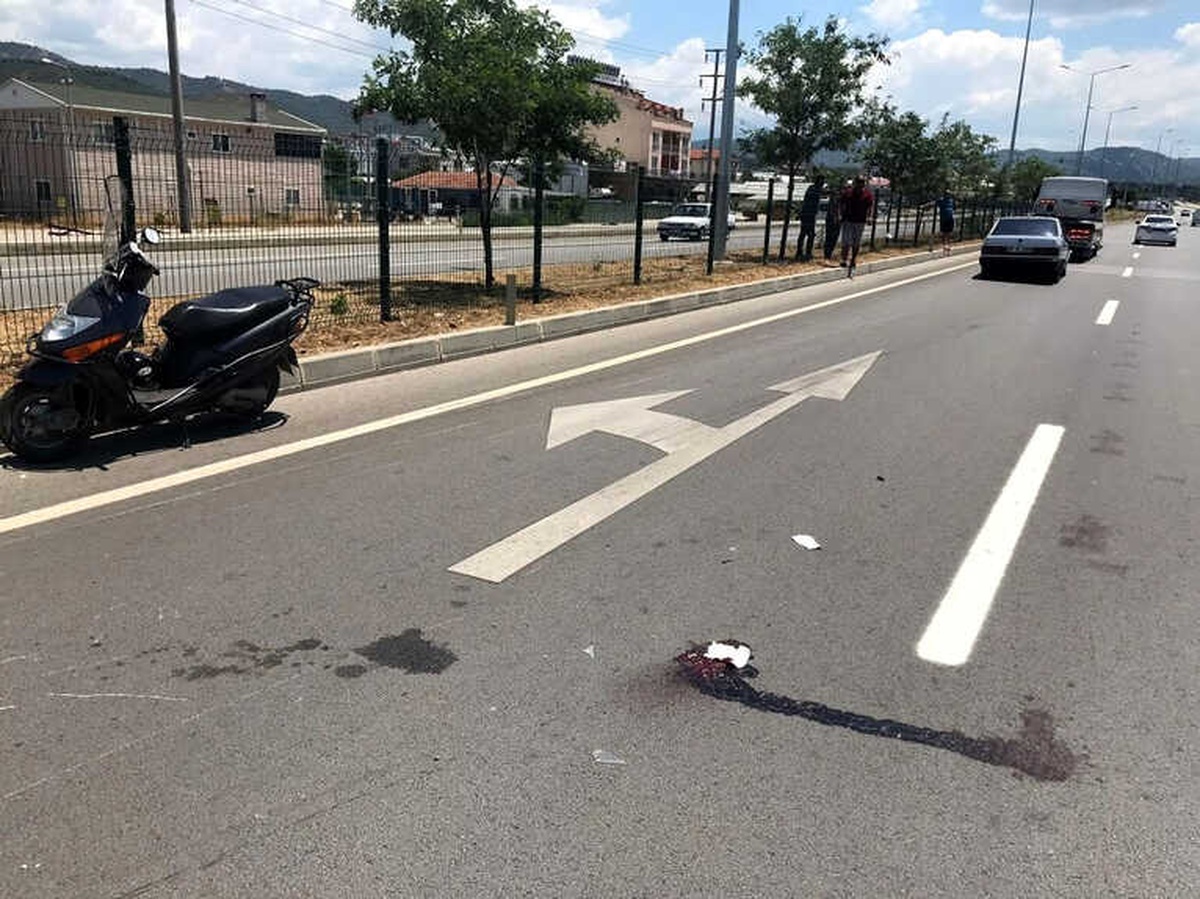 Motosiklet ile Otomobil Çarpıştı: 1 Ölü