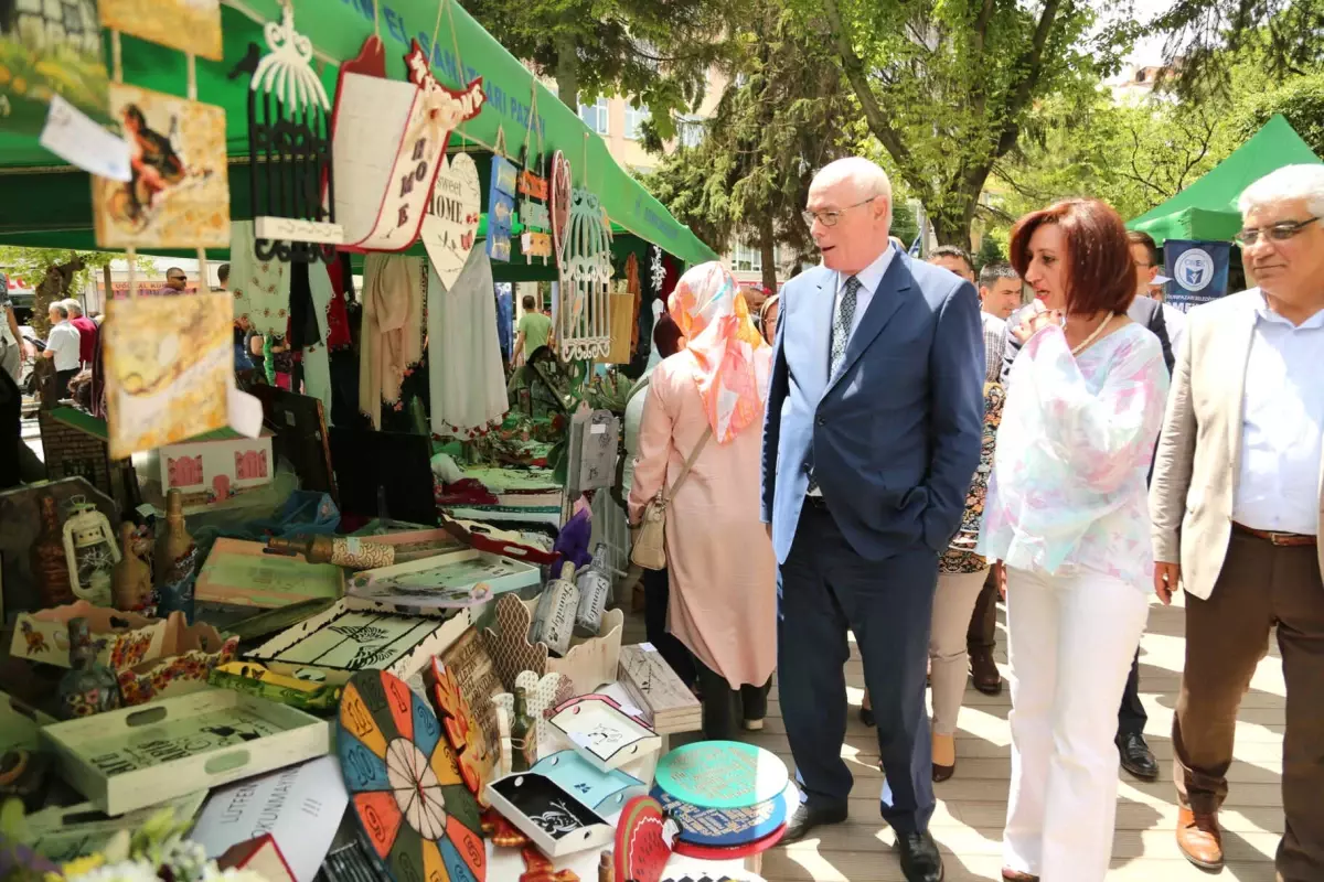 Odunpazarı\'ndan Hamamyolu Caddesi\'nde El Sanatları Şenliği