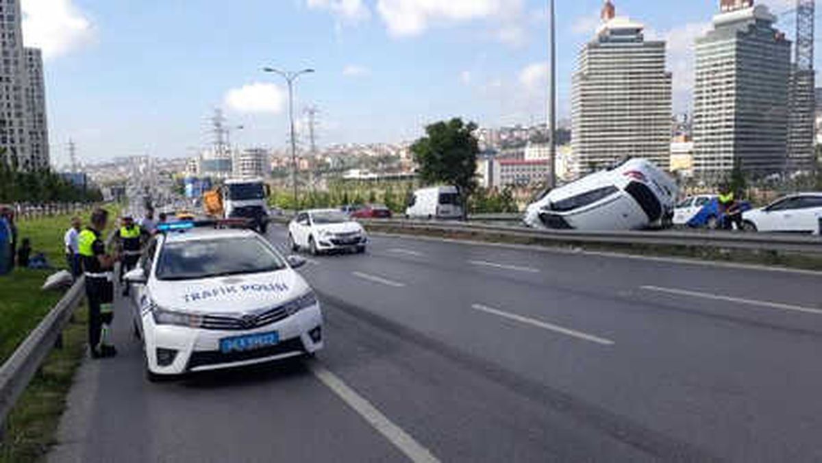 Sınava Giden Öğretmenler Kaza Yaptı