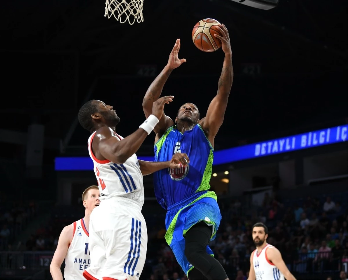 Tahincioğlu Basketbol Süper Ligi: Anadolu Efes: 70 - Tofaş: 76