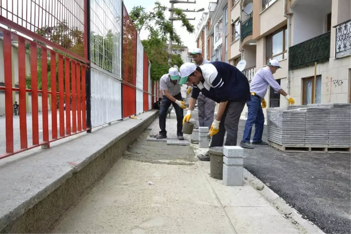 Tepebaşı\'nda Yol Yapım ve Onarım Çalışmaları