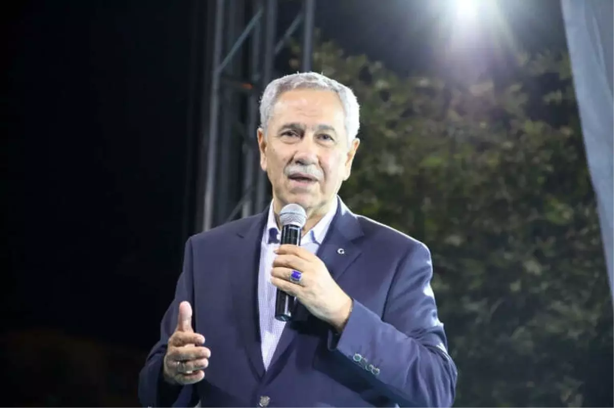 Arınç: "Ak Parti, Türkiye İçin Bir Şanstır"