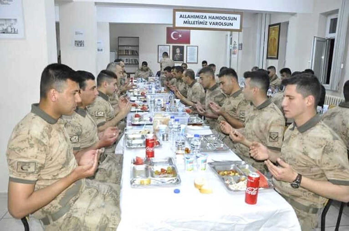 Başkan Çiftçi, Mehmetçik\'le İftar Yaptı