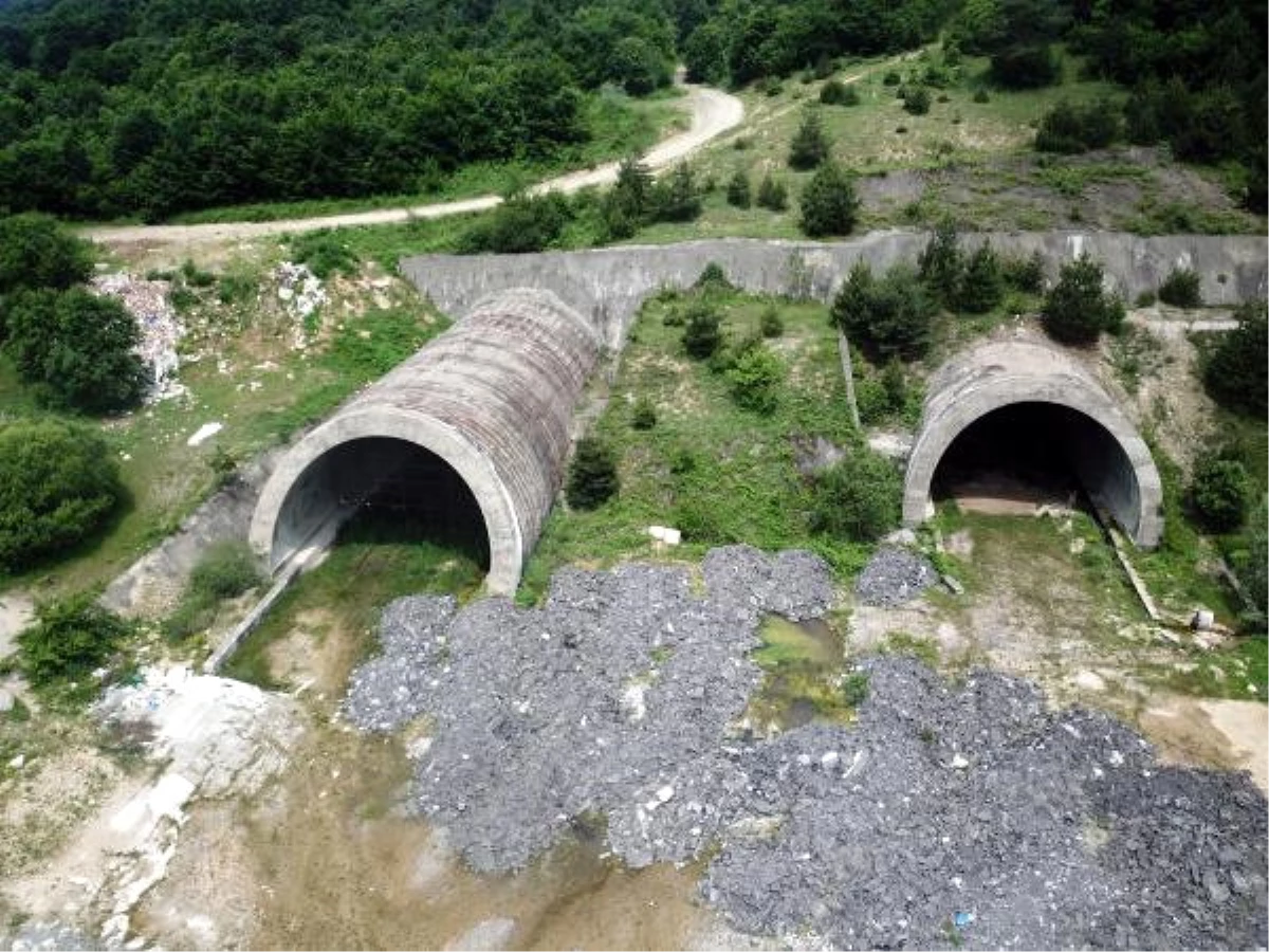 Bolu Dağı\'nın Depremde Hasar Gören Tünel Tüpleri 19 Yıldır Atıl