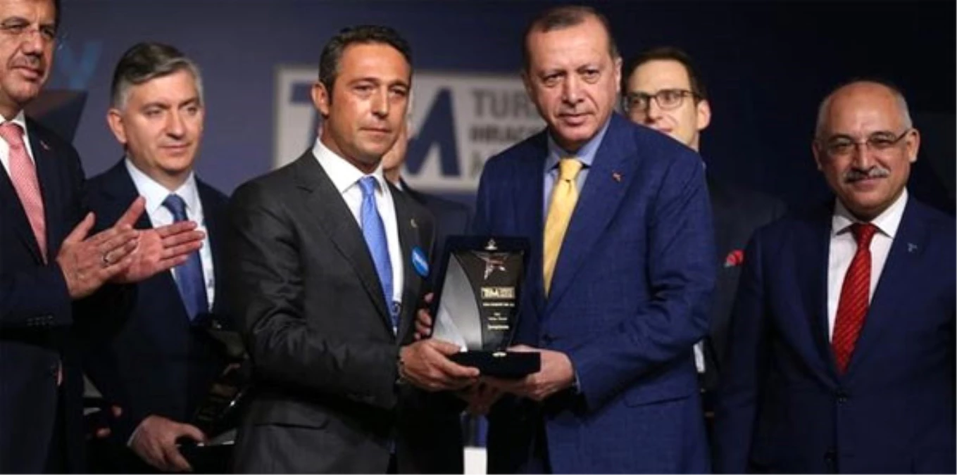 Cumhurbaşkanı Erdoğan\'dan Fenerbahçe Başkanı Ali Koç\'a Tebrik