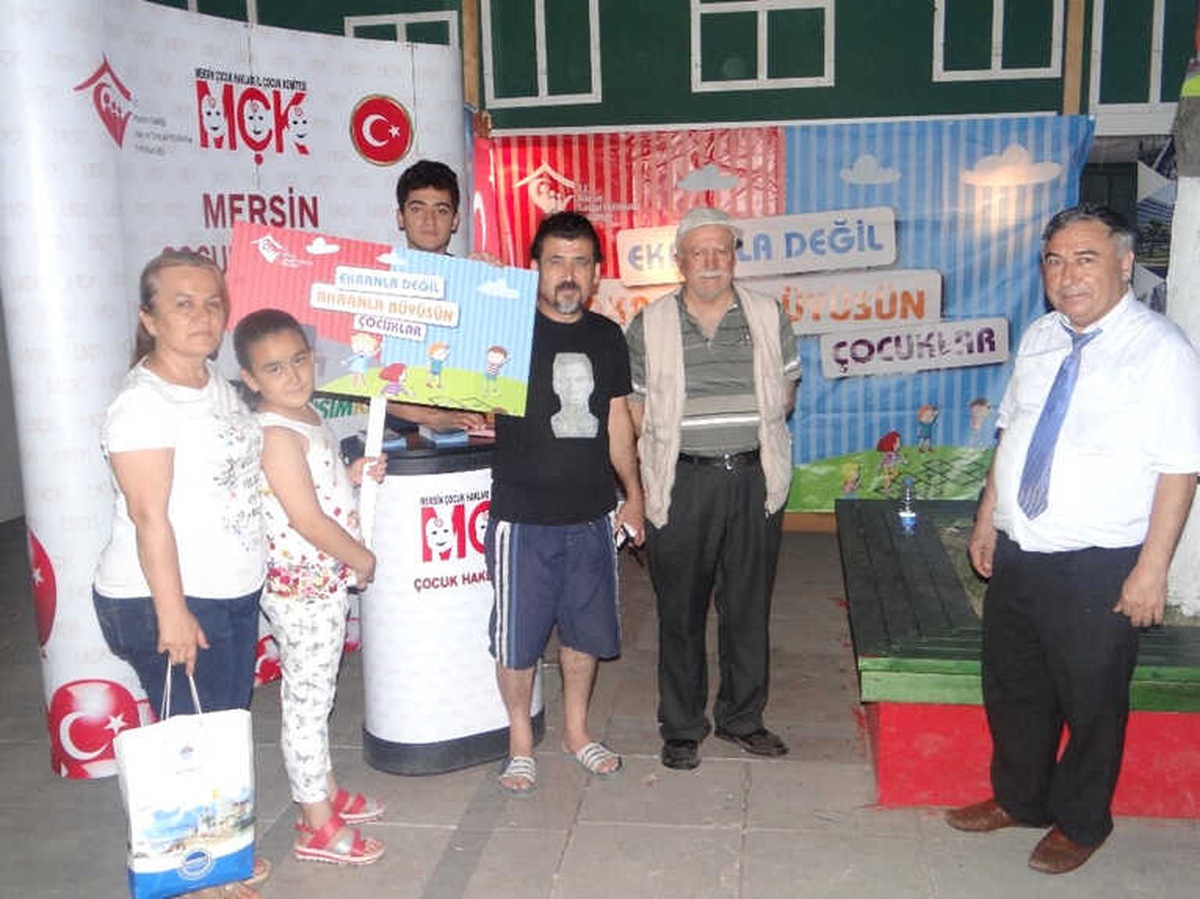Ekranla Değil Akranla Büyüsün Çocuklar\' Standında Büyük İlgi