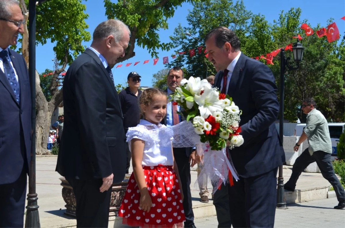 Gençlik ve Spor Bakanı Dr. Osman Aşkın Bak Tekirdağ\'da;