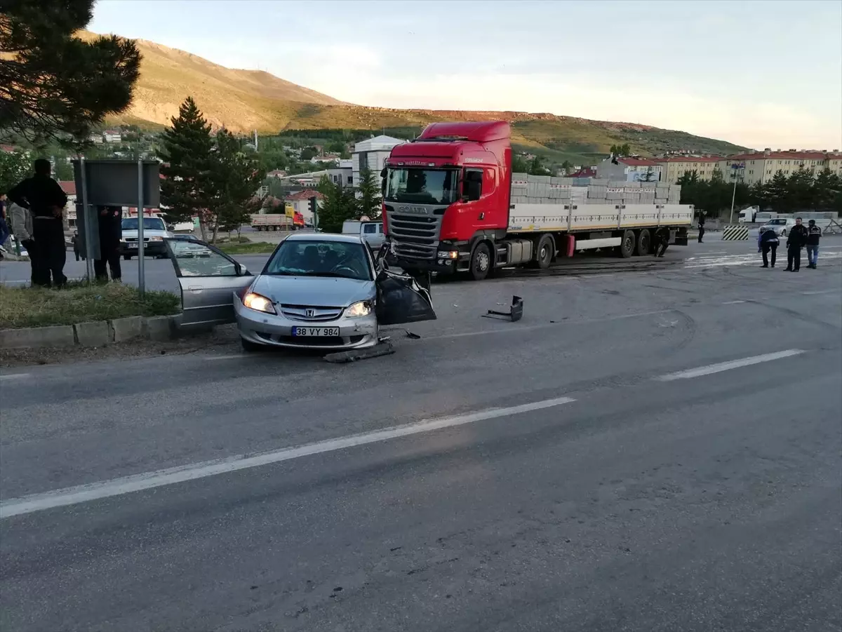 Kayseri\'de Trafik Kazası: 1 Yaralı