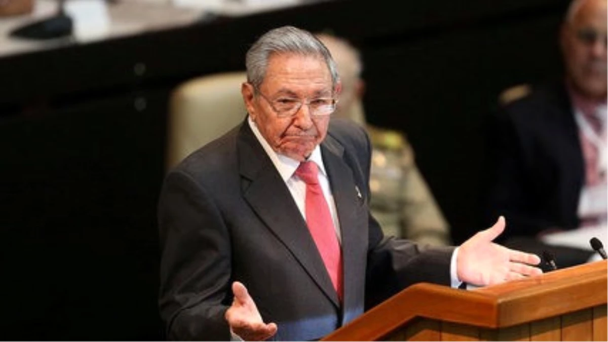 Küba\'nın Yeni Anayasasında Castro\'nun İmzası Olacak