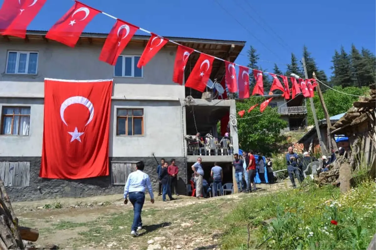 Kuzey Irak Şehidi Kozan\'da Gözyaşları Arasında Defnedildi