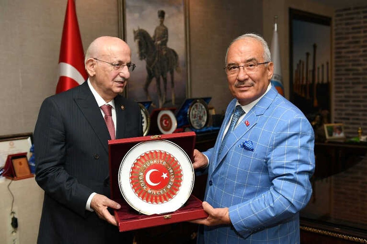 Meclis Başkanı Kahraman\'dan Başkan Kocamaz\'a \'Efsane\' Yakıştırması