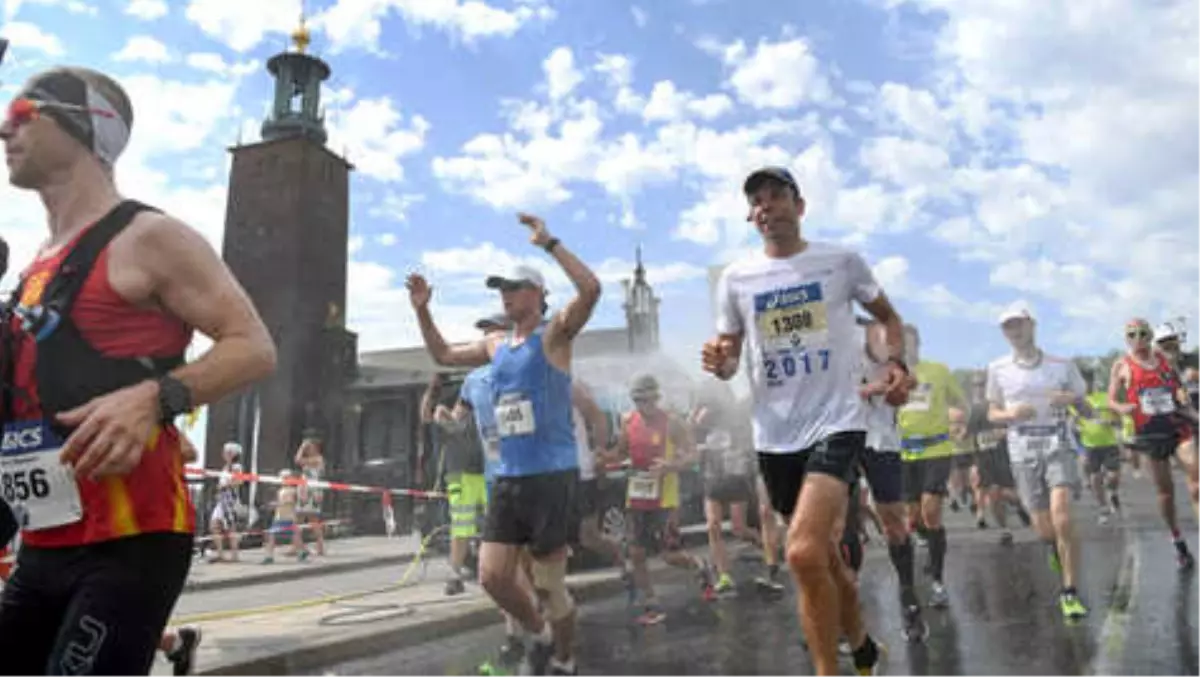 Stockholm Maratonu 30 Derece Sıcakta Koşuldu